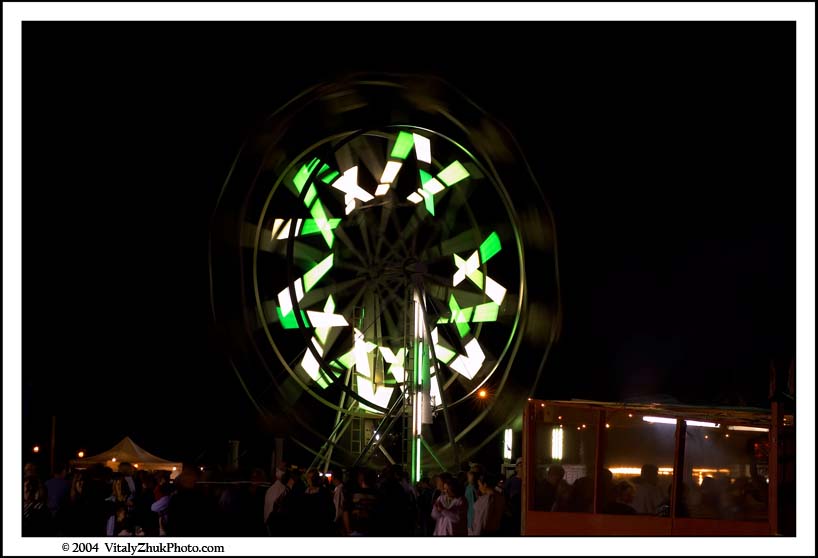 SouthwickCarnivalFireWorks2004 06CWX