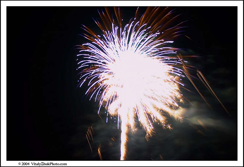 SouthwickCarnivalFireWorks2004 53CWX