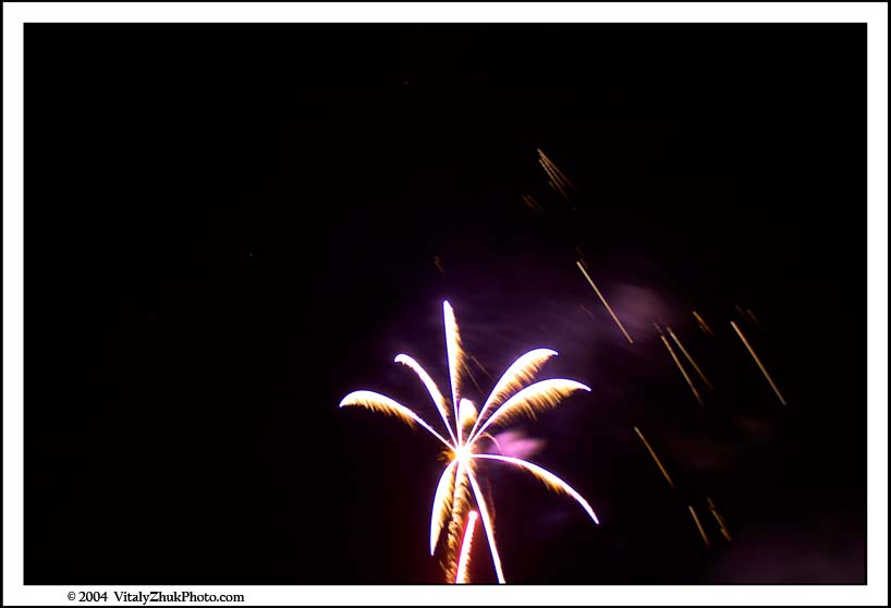 SouthwickCarnivalFireWorks2004 64CWX