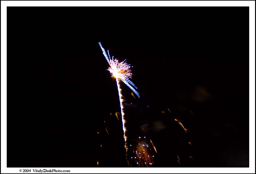 SouthwickCarnivalFireWorks2004 65CWX