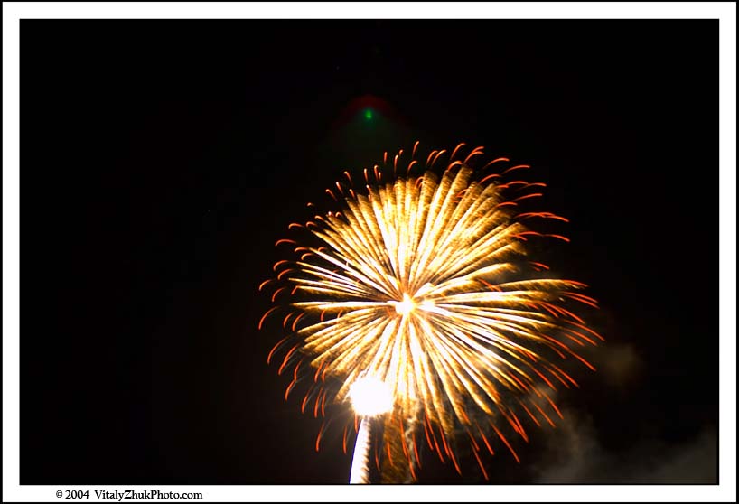SouthwickCarnivalFireWorks2004 68CWX