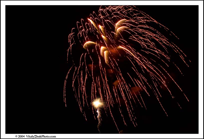 SouthwickCarnivalFireWorks2004 72CWX