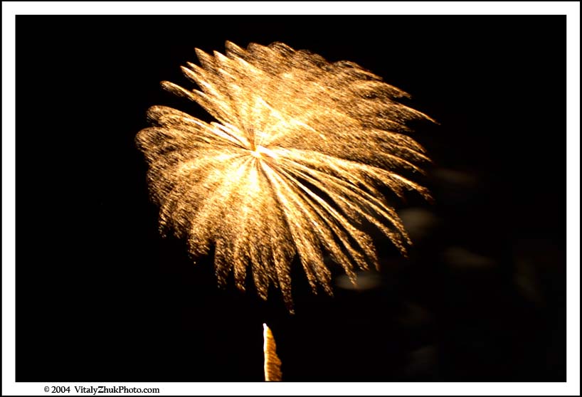 SouthwickCarnivalFireWorks2004 73CWX