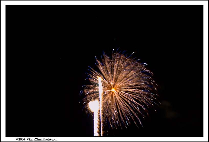 SouthwickCarnivalFireWorks2004 78CWX