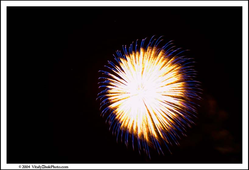 SouthwickCarnivalFireWorks2004 80CWX