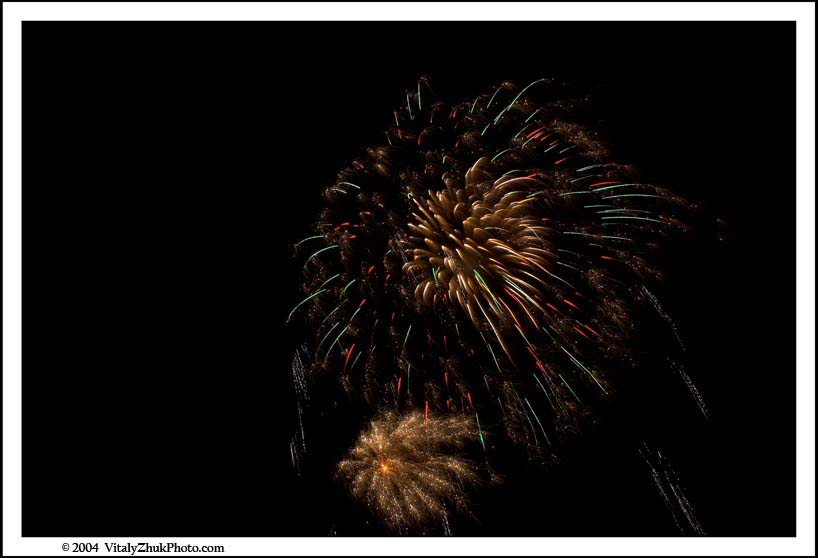 SouthwickCarnivalFireWorks2004 82CWX